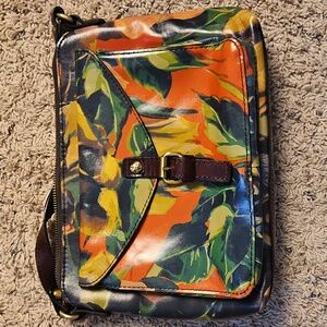 New Patricia Nash Avellino Leather Winter Bloom Print Front Pocket Crossbody